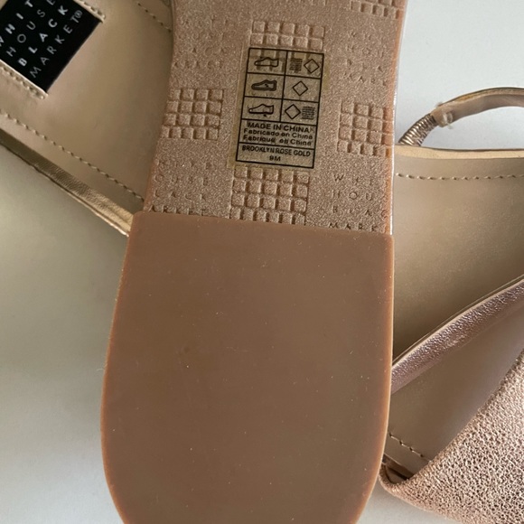 Sandals Size 9 - Picture 4 of 6